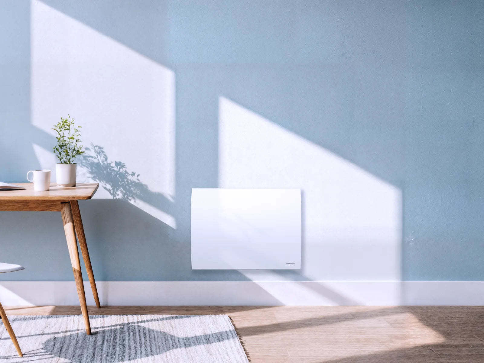 Radiateur à inertie sèche CLEO de Thomson dans un décor d'ambiance