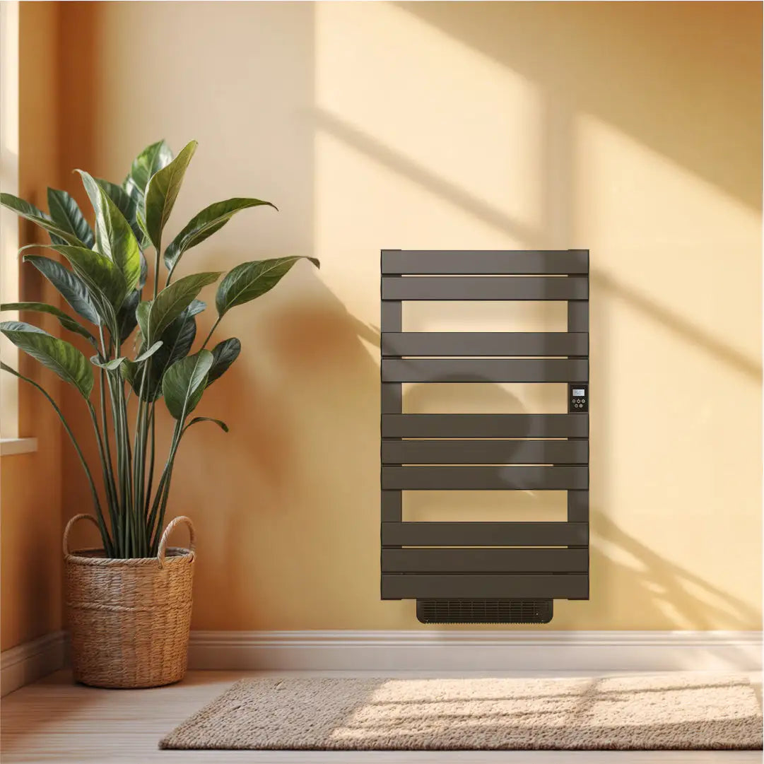 Sèche-serviettes HANAE noir 500W + 1000W avec soufflerie dans une salle de bain moderne